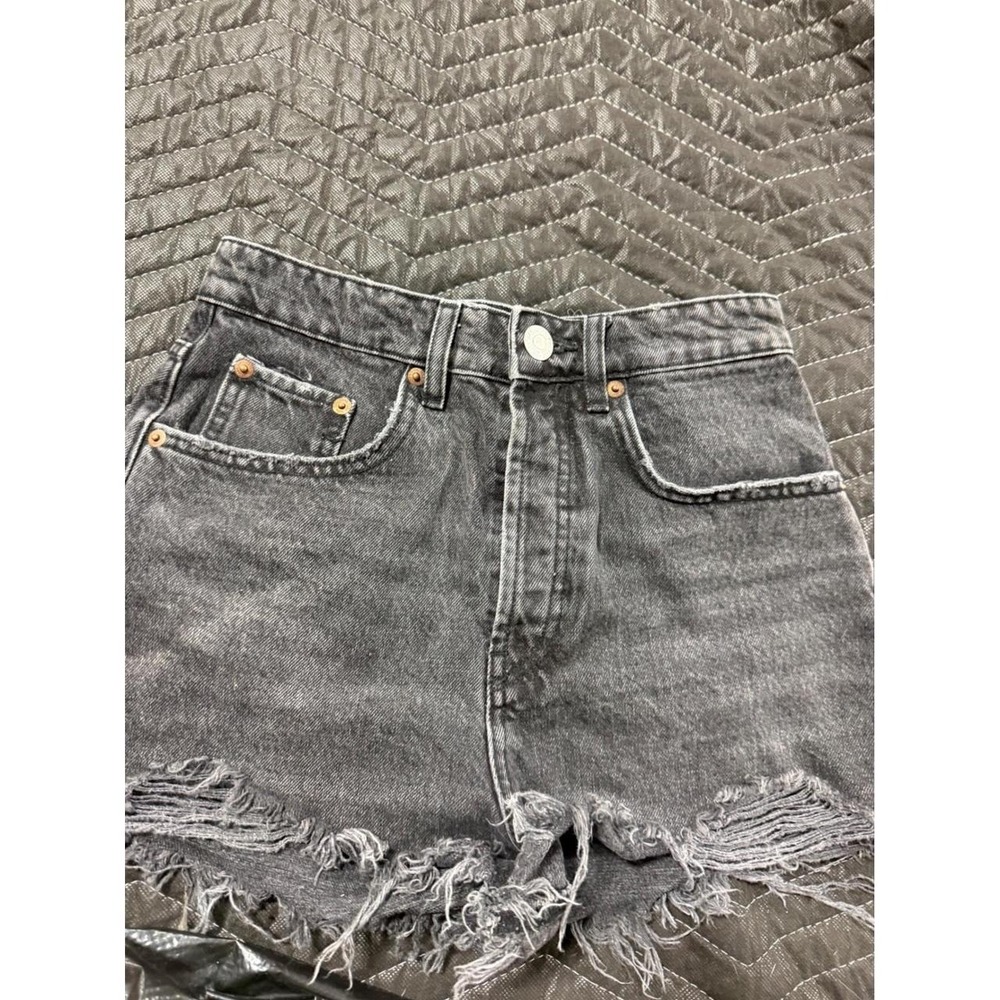 Zara High Waisted Distressed Denim Shorts Washed Black Cut Offs Size 2 MEX 24